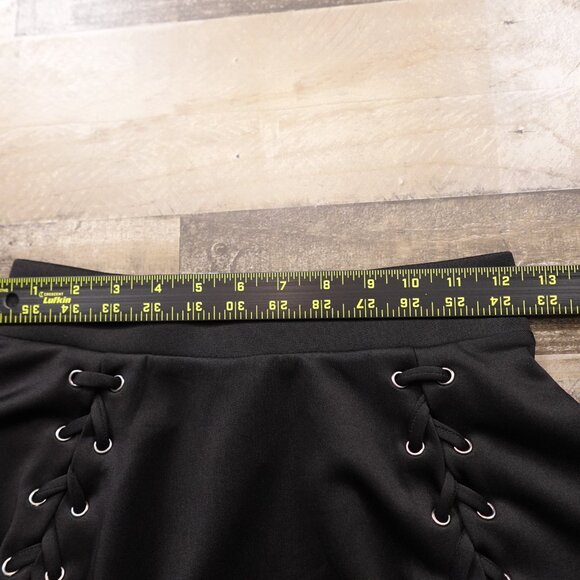 Hot Topic Lace-Up Skater Skirt Women’s XS Black Gothic Punk Metal Grunge Alt - Picture 4 of 9